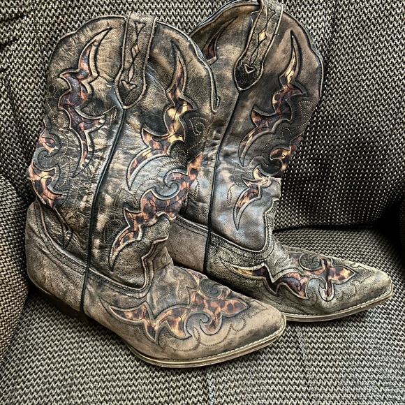 Leopard inlay Leather Boots - Picture 2 of 6